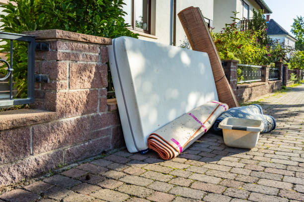 Best Professional Junk Removal  in Waukegan, IL